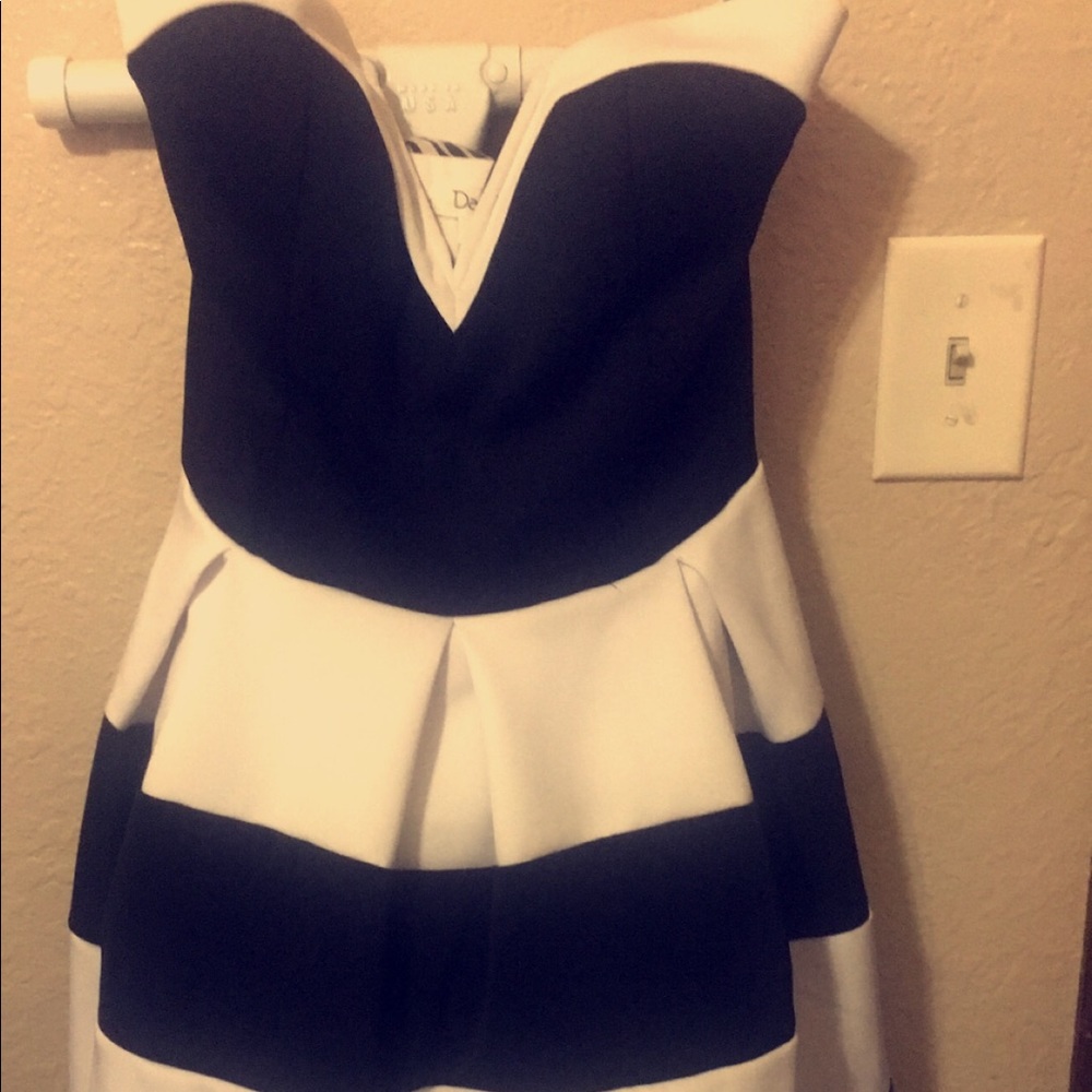Cute black and white dress.